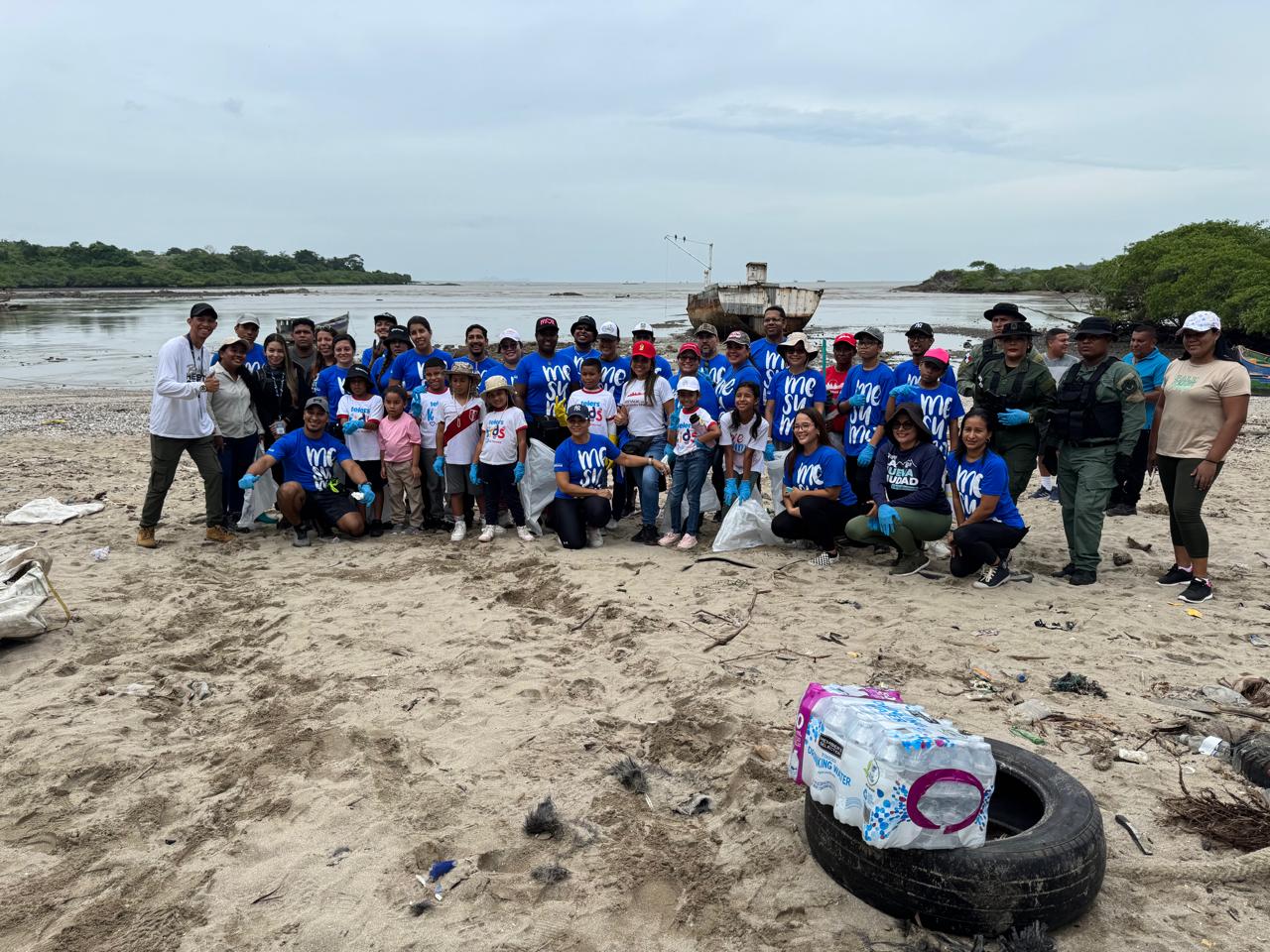 Exitosa Jornada de Limpieza en la Playita de Bique, VistaAlegre